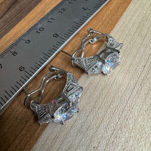 Beautiful silver tone preowned post earrings